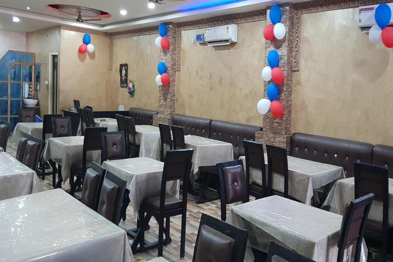 Oyo 27750 Bhagwati Residency Hotel Mirzāpur Eksteriør billede