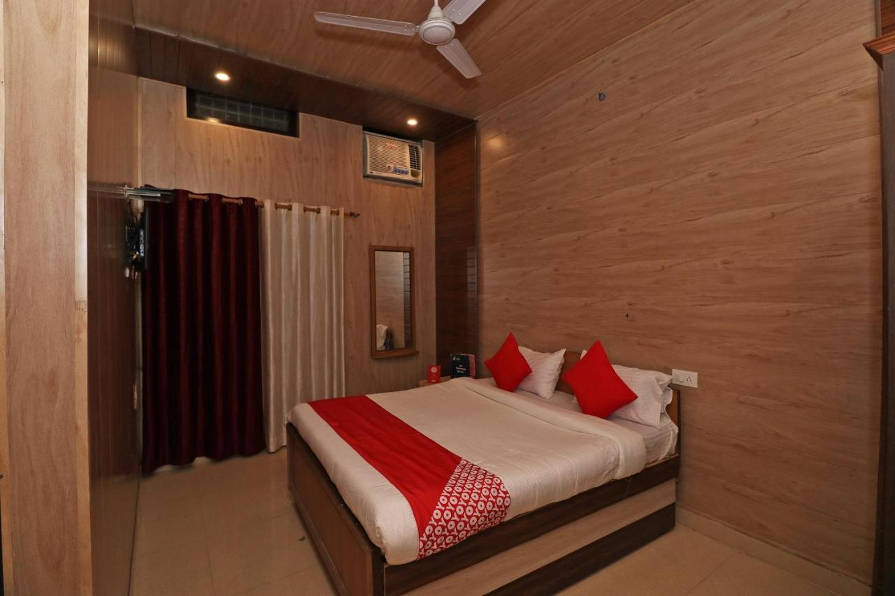 Oyo 27750 Bhagwati Residency Hotel Mirzāpur Eksteriør billede